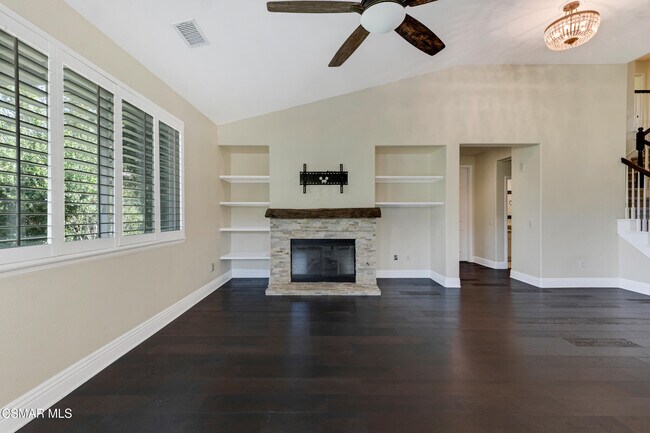 Building Photo - 406 Granite Hills St