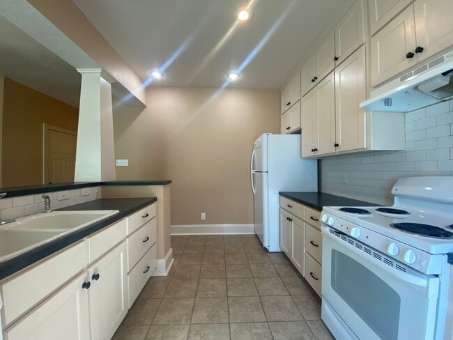 Building Photo - 2 Bedroom 1 Bathroom House - Texarkana, TX