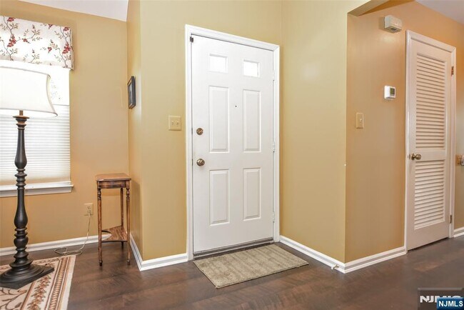 Building Photo - 79 Konight Ct