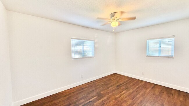 Building Photo - 1280 Alturas Rd