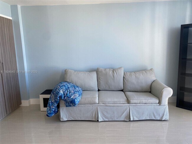 Building Photo - 1500 S Ocean Dr