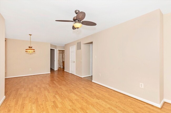 Building Photo - Wildwood Park Rental