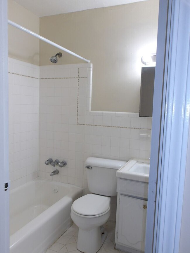 Building Photo - 4012 Southern Pkwy