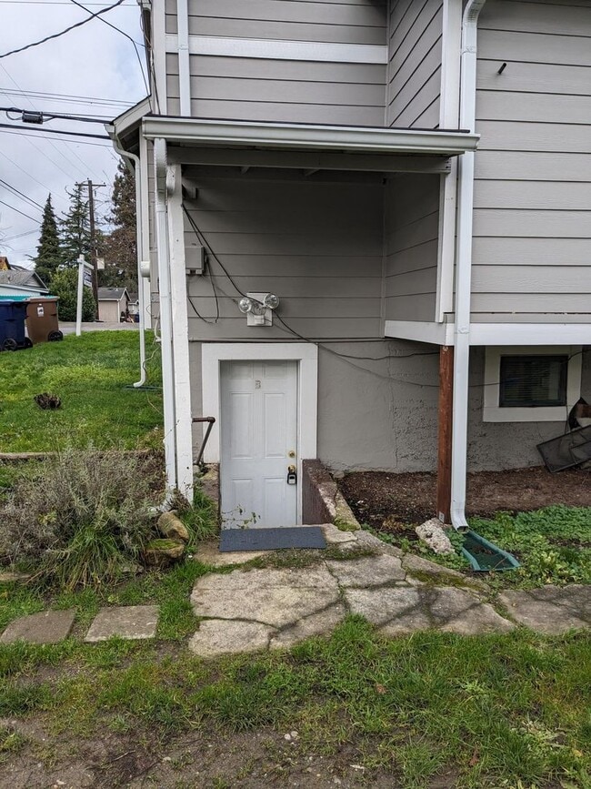 Building Photo - LaChance-1110 A/B