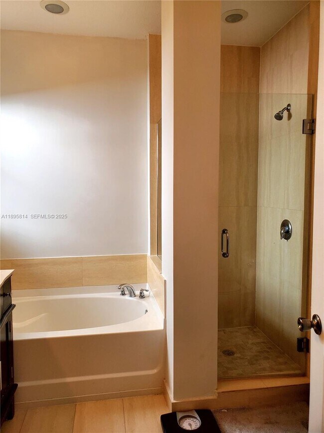 Building Photo - 9731 NW 10 Terrace