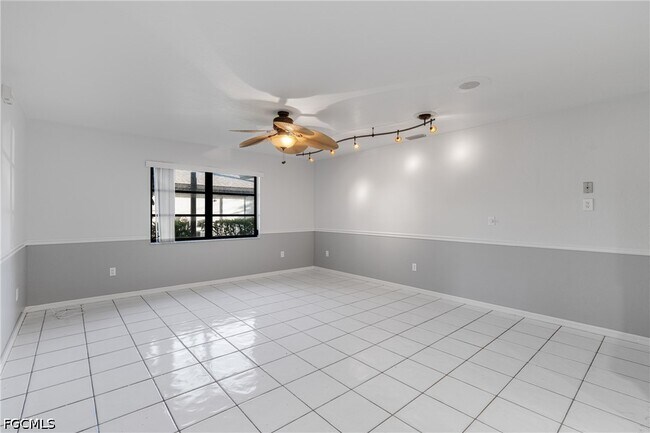 Building Photo - 3106 SE 10th Pl