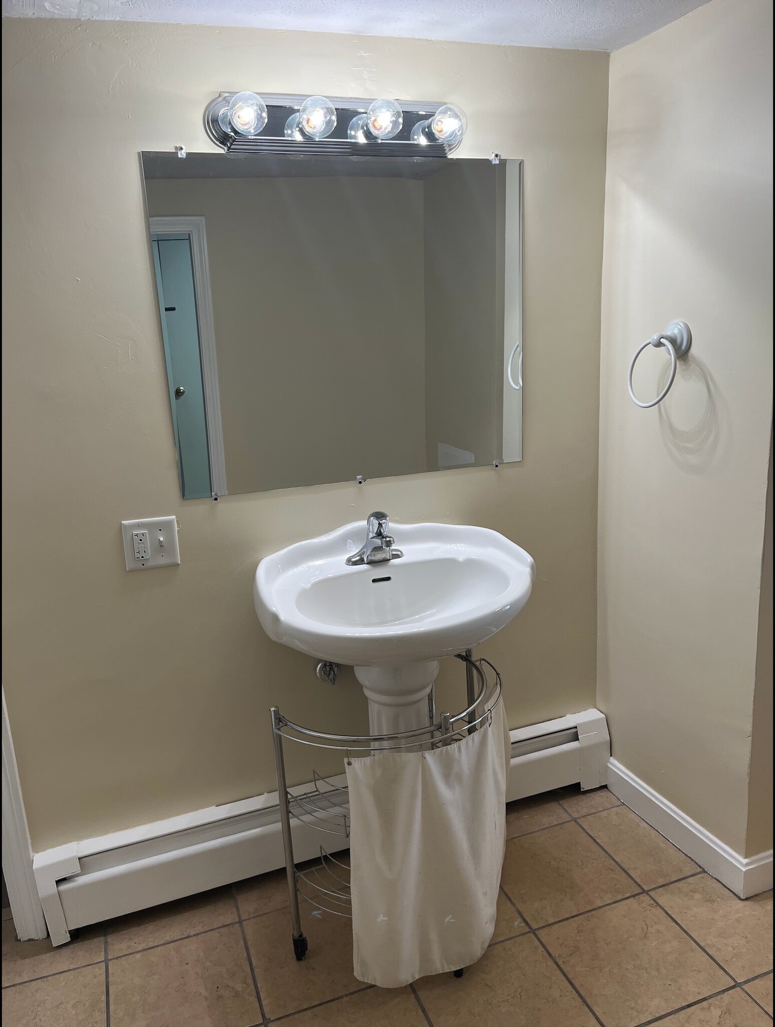 Building Photo - 46 Phenix Ave