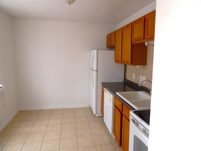 Building Photo - 2835 Mobley St NW
