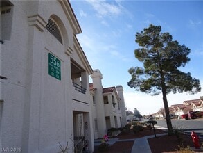 Building Photo - 556 Yacht Harbor Dr