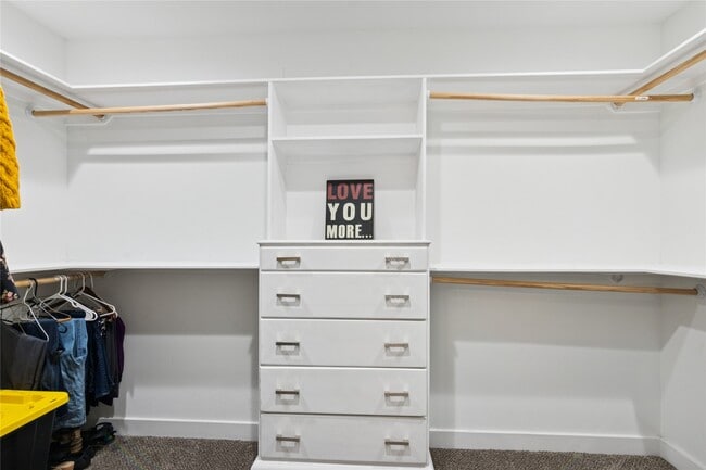 Building Photo - 1910 East Ave