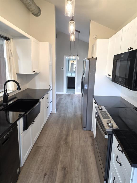 Building Photo - 7122 Wood Hollow Dr
