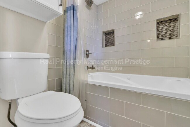 Building Photo - 18617 Egret Bay Blvd