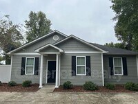 Building Photo - 4904 Maple Ave