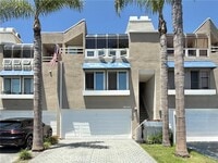Building Photo - 16065 Surprise Ln