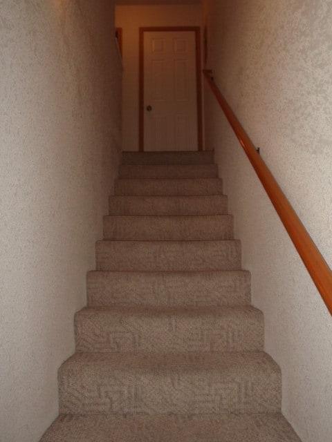 Building Photo - Heat paid two story apartment
