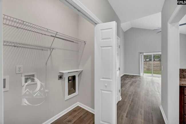 Building Photo - 151 Springhaven Dr