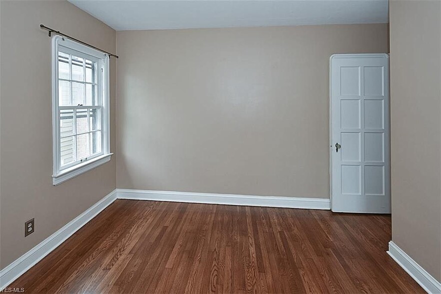 Bedroom - 18414 Newell Rd