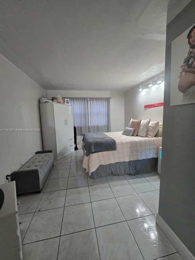 Building Photo - 15620 SW 80th St