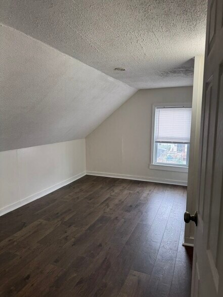 Building Photo - 77 Agawam St