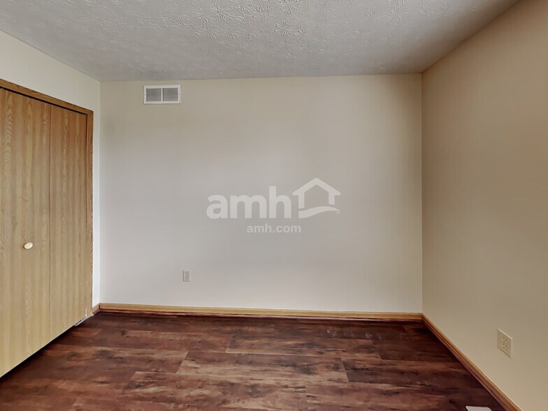 Building Photo - 8438 Lucerne Dr