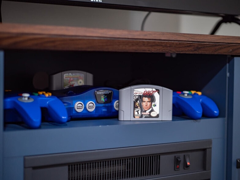 Building Photo - 4861 Pineview Dr