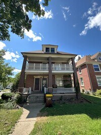 Building Photo - 1661 5th Ave