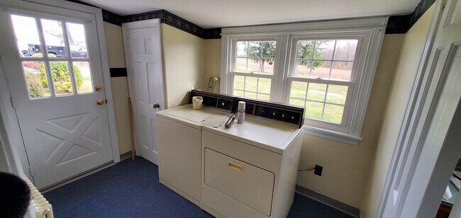 Building Photo - 159 Limerick Center Rd