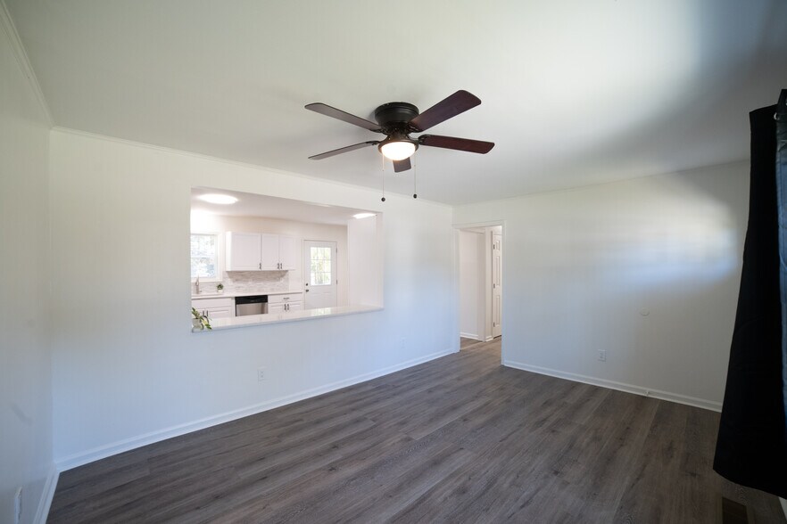 Building Photo - 3610 Dawnwood Dr NW