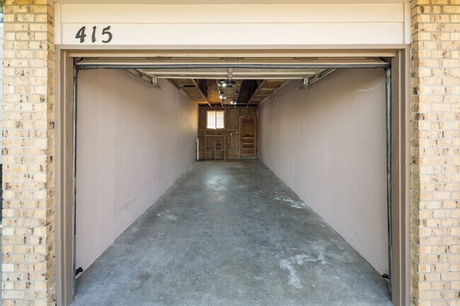 Building Photo - 415 S Kipling St