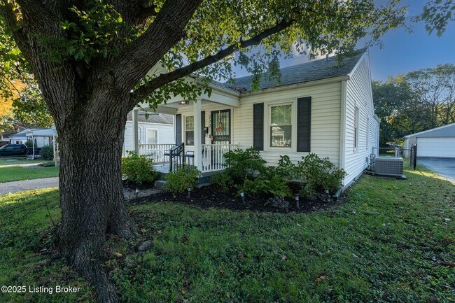 Building Photo - 720 Gheens Ave