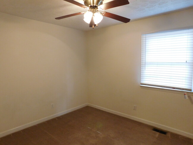 Building Photo - 1730 Elmwood Dr