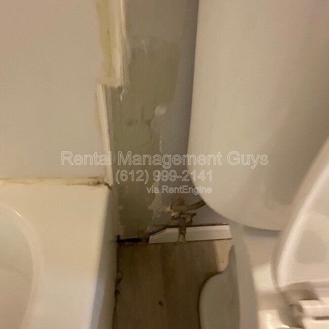 Building Photo - 2931 N Bryant Ave