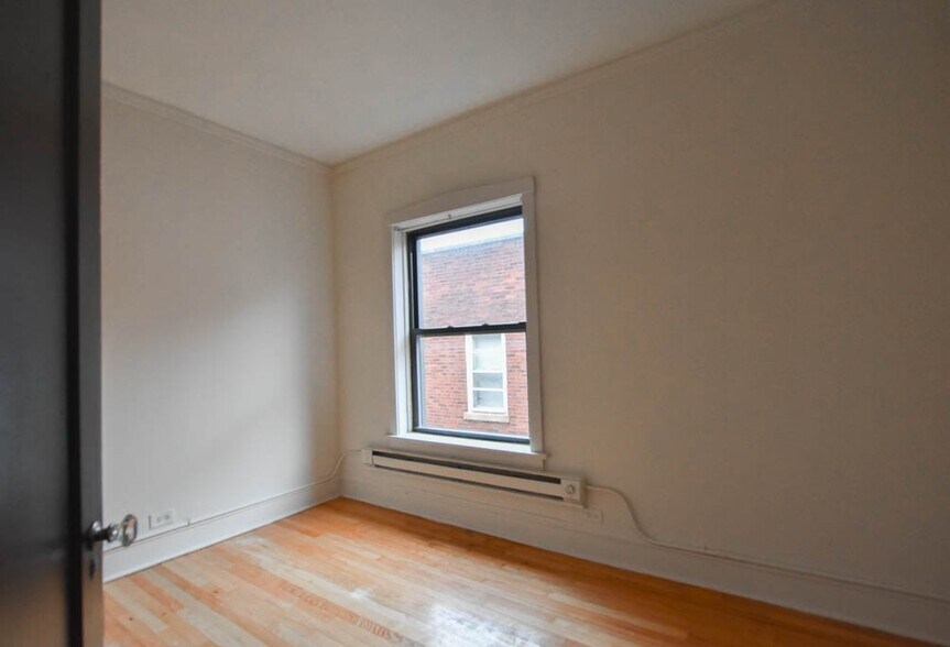 Building Photo - 805 Dempster St
