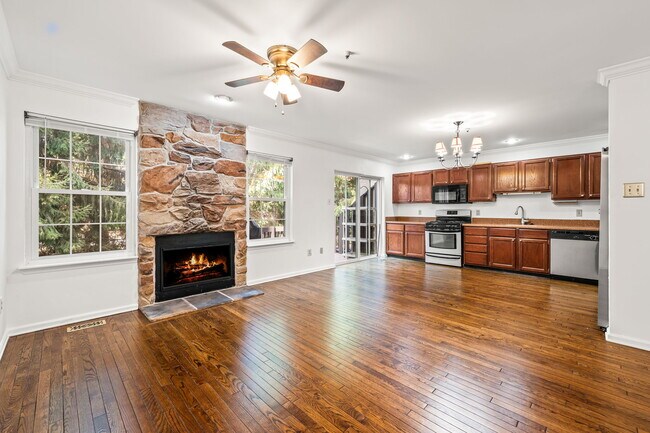 Building Photo - 1430 Redwood Ct