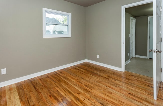 Building Photo - Cozy 3 Bedroom 1 Bathroom- Located near bl...