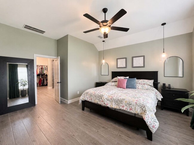 Building Photo - 9718 Starry Night Ln