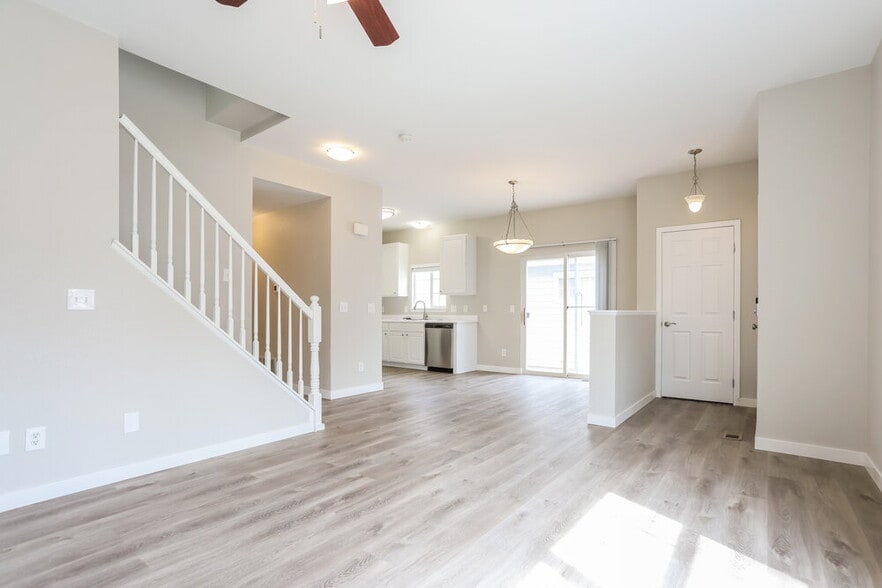 Building Photo - 17001 E Wyoming Dr