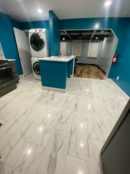 Building Photo - 2523 Sidney Ave