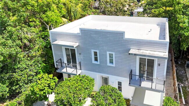 Building Photo - 3823 Thomas Ave