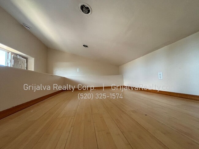 Building Photo - 243 W Missouri St