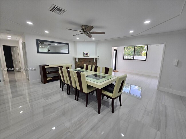 Building Photo - 11578 NW 39th Pl