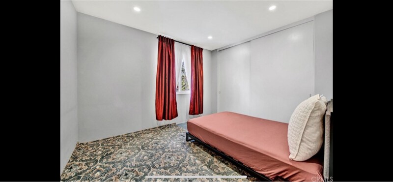 Building Photo - 660 S Glassell St