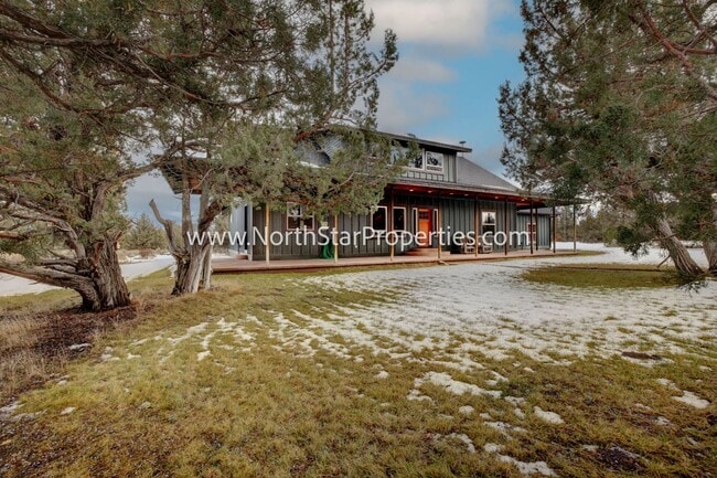 Building Photo - Beautiful Home On 10 Acres. Horse property