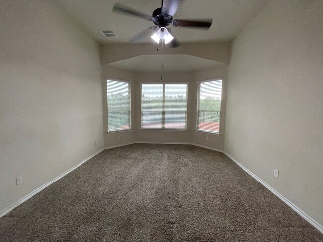 Building Photo - 3240 Valentino Dr