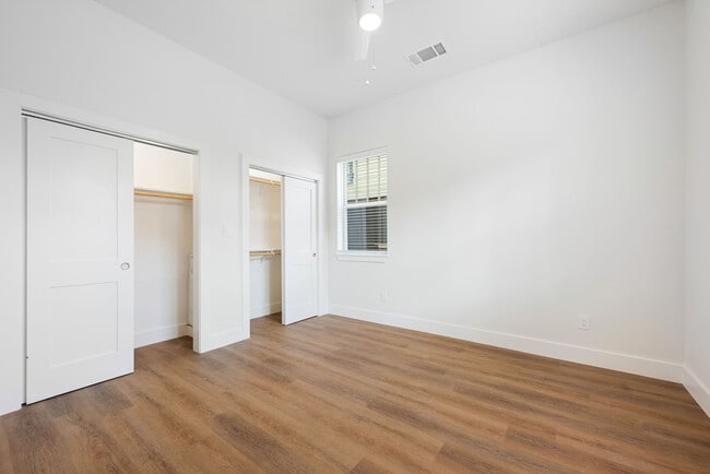 Building Photo - 5313 Reiger Ave