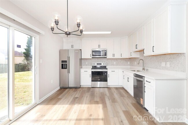 Building Photo - 6227 Stonefort Ct