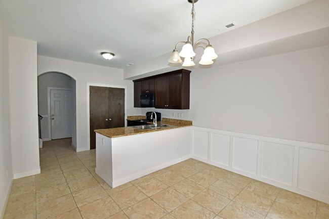 Building Photo - Shelby Township Townhouse -3 Bedrooms, 2.5 Baths, 2-Car attached garage, 1885 SF