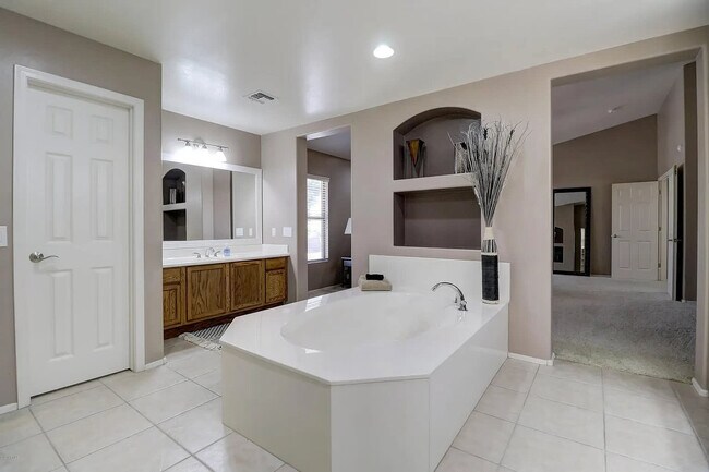 Building Photo - 13412 W Annika Dr