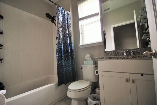 Building Photo - 1813 Hawksbill Ln