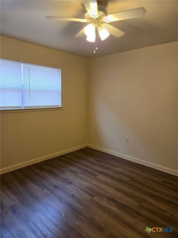 Building Photo - 309 Sunset Ln